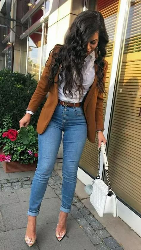 35 Business Casual Summer Outfits for Women to Stay Cool and Stylish 63 Outfit Trabajo, Cute Professional Outfits, Dressy Casual Outfits, Casual Outfits For Work, Casual Chic Outfits, Professional Outfits Women, Business Outfits Women, Winter Fashion Outfits Casual, Fashion Outfits Casual