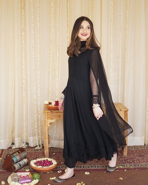 Black Dupatta, Black Frock, Frock Fashion, Womens Trendy Dresses, Style Guru, Polka Dot Maxi Dresses, Simple Pakistani Dresses, Basic Wear, Beautiful Dress Designs