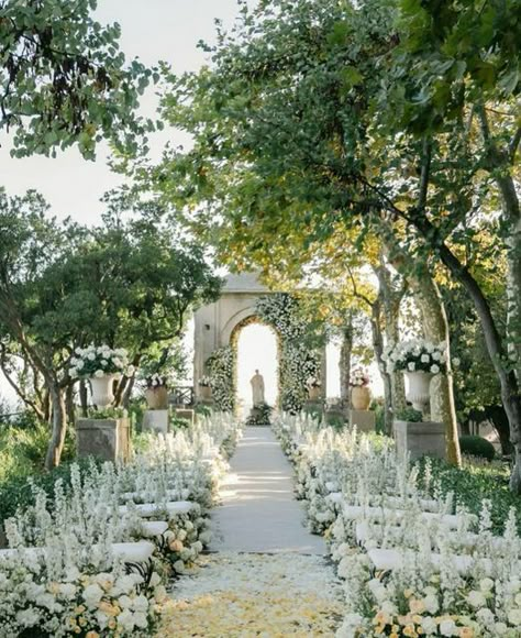 Wedding Ideas European, Villa Cimbrone Wedding Ceremony, Wedding Venues Floral, Tuscan Wedding Aisle, Wedding Inspo Romantic Garden, Italian Villa Wedding Ceremony, Wedding Venues Vineyard, Mediterranean Wedding Ceremony, European Wedding Ceremony