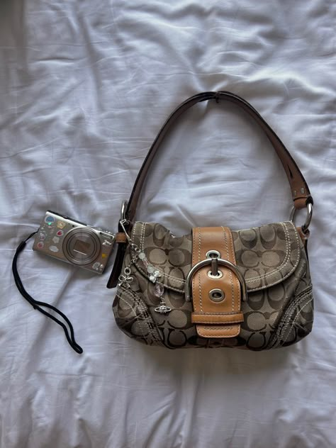 Vivienne Westwood Shoulder Bag, Vintage Y2k Bag, Coach Purses Vintage, Cos Bag Aesthetic, Vintage Bags Designer, Coach Shoulder Bag Aesthetic, Coach Purses Aesthetic, Vintage Shoulder Bag Outfit, Coach Bags Vintage