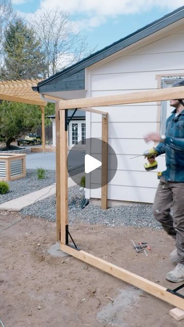 Alex Mazhukhin on Instagram: "Building a modern NO SAG trailer gate 
•
•
•
•
#backyardideas #backyards #gate #fence #design" Privacy Fence Door Gate Ideas, Cool Gate Ideas, Diy Home Fence Ideas, Diy Fence Gate Ideas, Diy Front Fence Ideas, Pvc Gate Diy, Wood Fence Door Gate Ideas, Diy Fence With Gate, Wind Break Fence Ideas