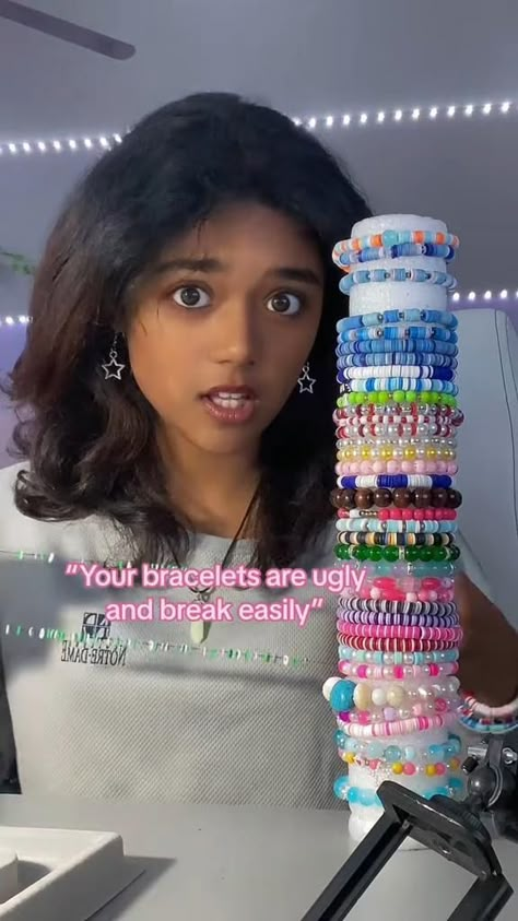 This video made me laugh!  People think that bracelets aren't durable!  Check out how far she stretches this one and it is fine!  Show this to everyone who tries to tell you that they break easy!  Get a bracelet kit in the link below!  Video Credit: braceletcoss on Tiktok! Bracelet Words Funny, Bracelet Ideas Plastic Beads, Beaded Bracelets And Necklaces, Glass Bead Bracelet Tutorial, Funny Words To Put On Bracelets, Clay Crafts Gifts, Make A Bracelet With Me, Clay Bracelet Ideas Y2k, Clay Beads Idea