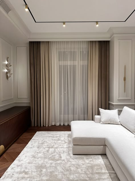 Living Room Curtains Luxury, Interior Curtains Living Room, Interior Design Living Room Curtains, Off White Curtains Bedroom, Luxurious Curtains Living Room, Big Windows With Curtains, Curtains In White Living Room, Room Inspo Curtains, Curtains Ideas For Bedroom