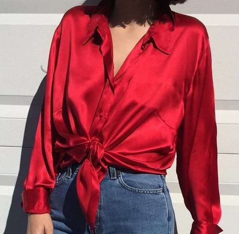 @kimmiecla Silk Shirt Outfit, Red Shirt Dress, Fashion 90s, Satin Blouses, Satin Shirt, Valentine's Day Outfit, Mode Inspo, Red Outfit, Red Shirt