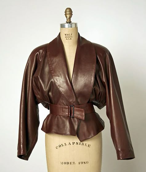 Alaia Leather Jacket, Runway Outfits 90s, Azzedine Alaïa, Robert Mapplethorpe, Azzedine Alaia, 1980s Fashion, Brown Leather Jacket, Mode Inspiration, Elie Saab