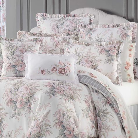 Black And Pink Room, Pink Comforter Sets, Lilac Bedding, House Room Design, Luxury Comforter Sets, Bedroom Comforter Sets, Full Comforter Sets, Beautiful Bedding Sets, Pink Comforter