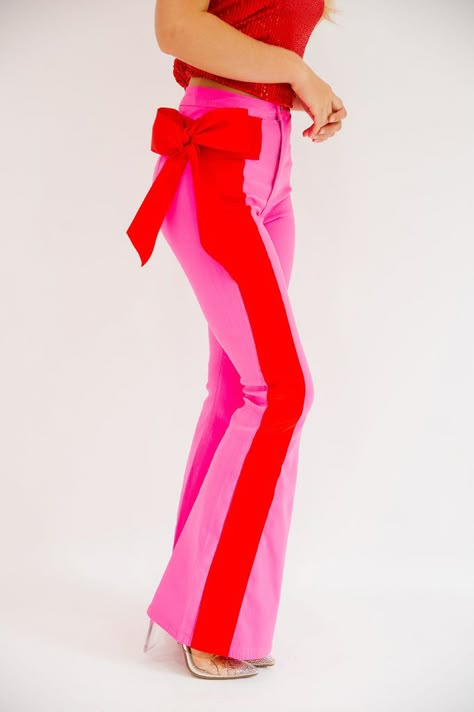 Clothing Photoshoot Ideas Products, Red Pink Christmas, Red And Pink Outfit, Pink And Red Outfit, Maximalist Fashion Style, Pattern Flare Pants, Pink Flare Pants, Glam Rock Fashion, Fun Christmas Outfits