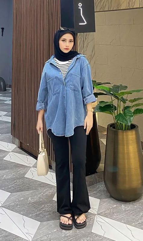 Ootd Kemeja Hijab Casual, Casual Hijab Outfit Simple, Hijab Ootd Casual, Outfit Ngampus Hijab, Casual Outfit Hijab, Ootd Ngampus, Ootd Kemeja, Outfit Ngampus, Clean Outfit