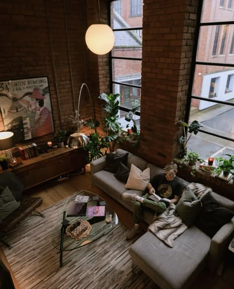 Appartement New York, Loft Aesthetic, New York Loft, Future Apartment Decor, London Apartment, Apartment Aesthetic, New York Apartment, Loft Apartment, Apartment Decor Inspiration