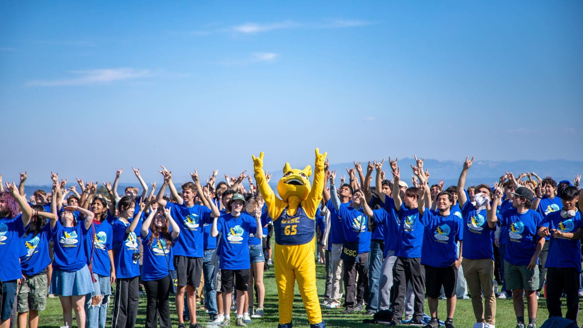 Students at class picture with Sammy Slug