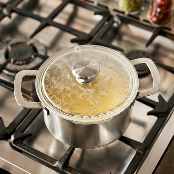 A stainless steel/glass HEMKOMST pot with lid